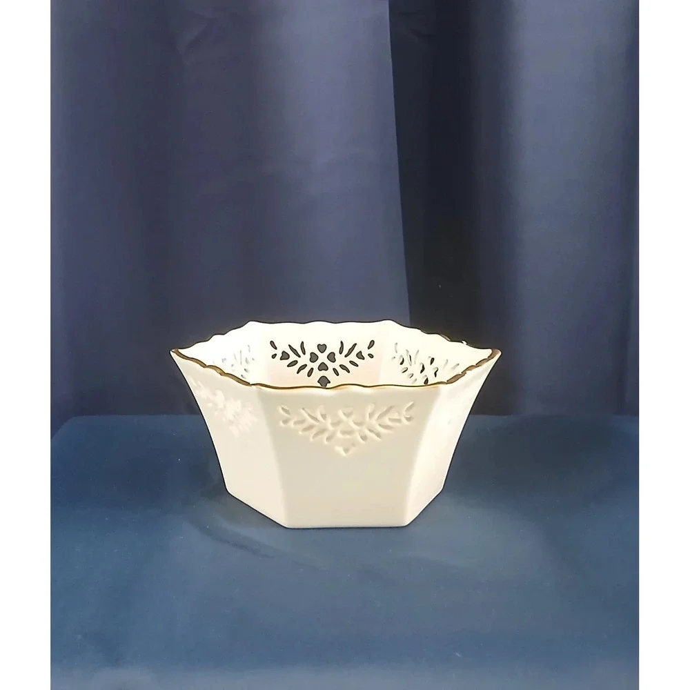 LENOX - Vintage Shelburne Hexagonal Bowl Pierced Hearts 24K Gold Trim - Ivory